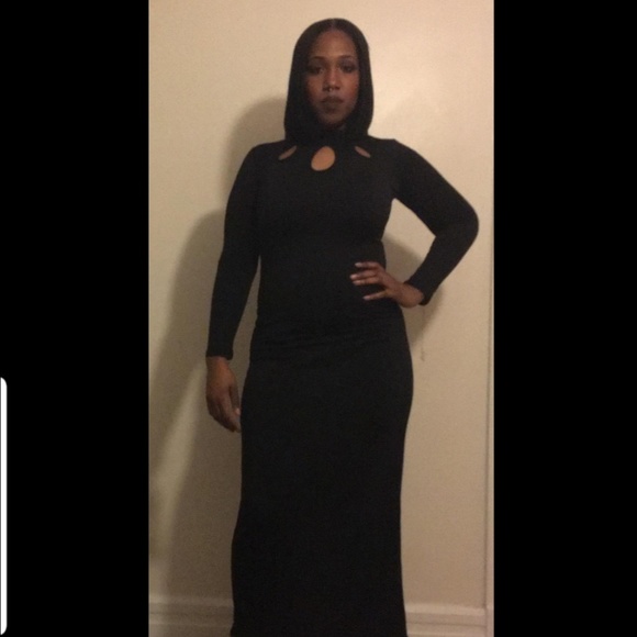 Black Evening Gown - Picture 5 of 8